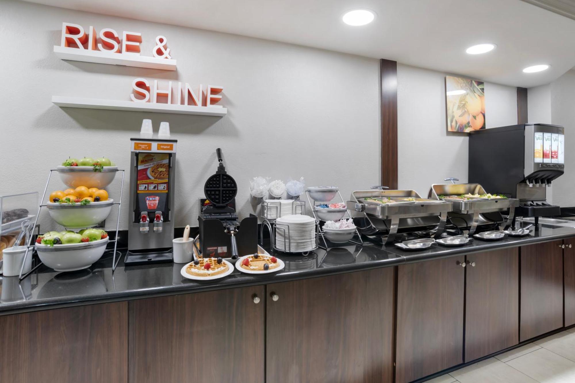 Comfort Inn & Suites New Orleans Airport North ケナー エクステリア 写真