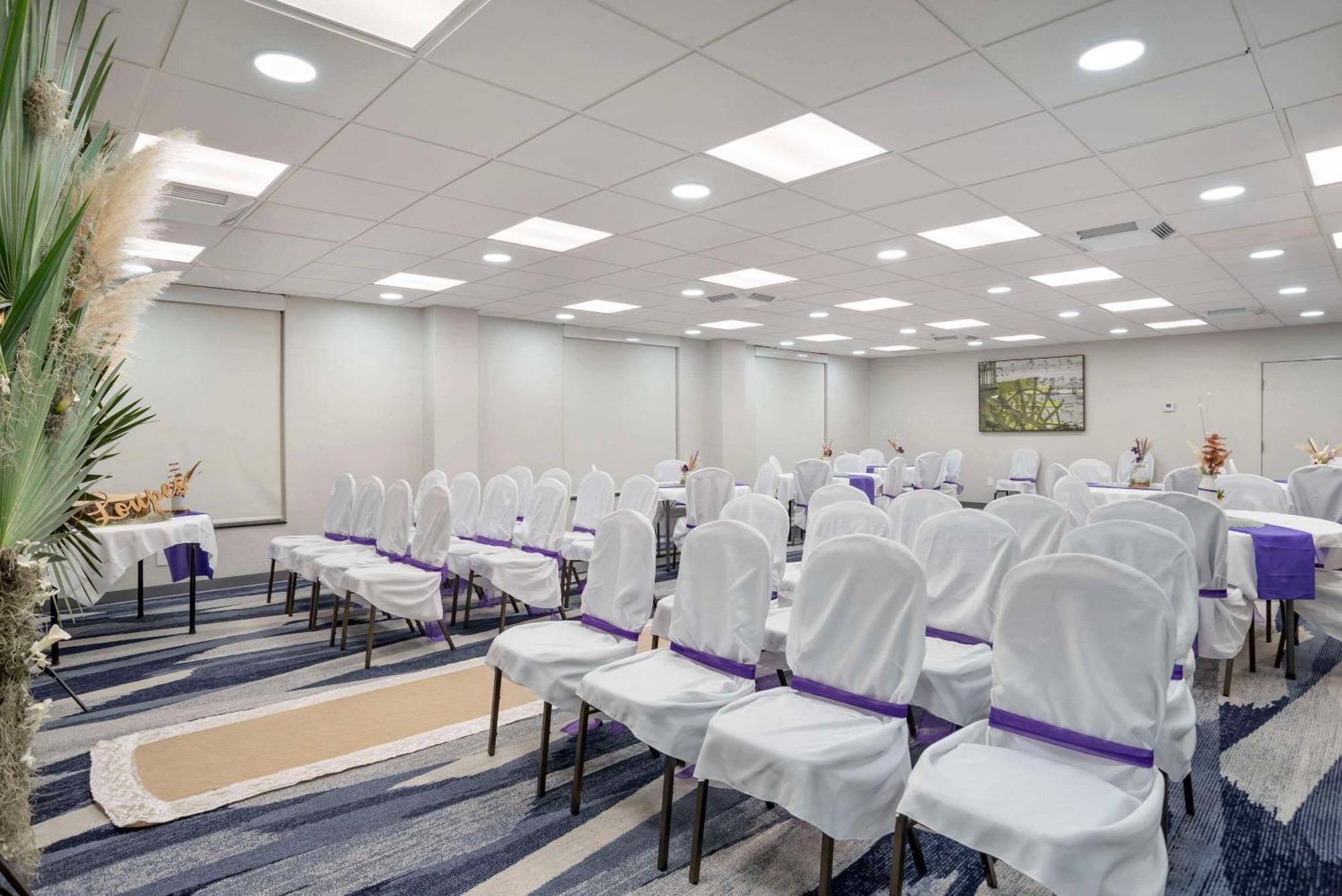 Comfort Inn & Suites New Orleans Airport North ケナー エクステリア 写真