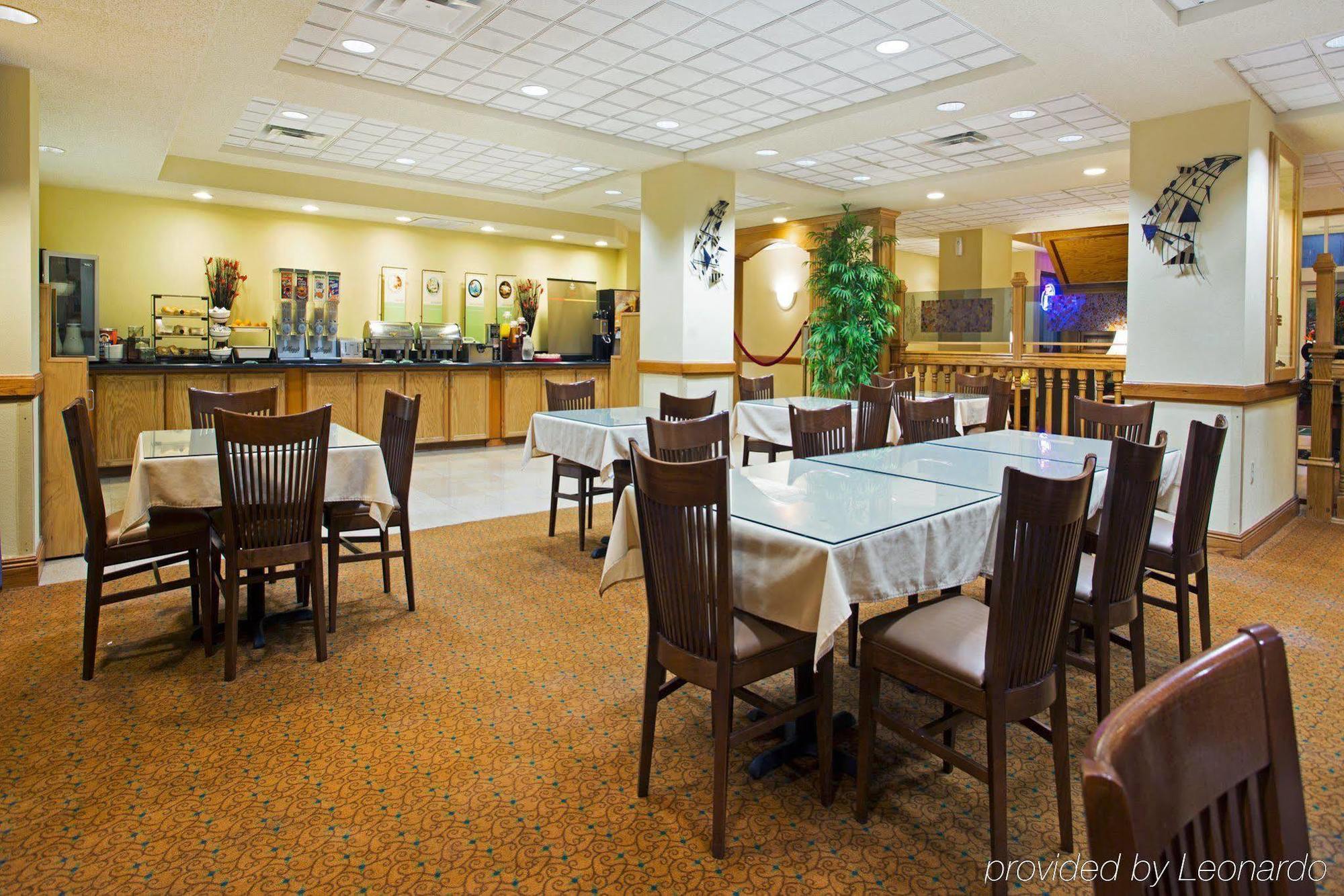 Comfort Inn & Suites New Orleans Airport North ケナー レストラン 写真